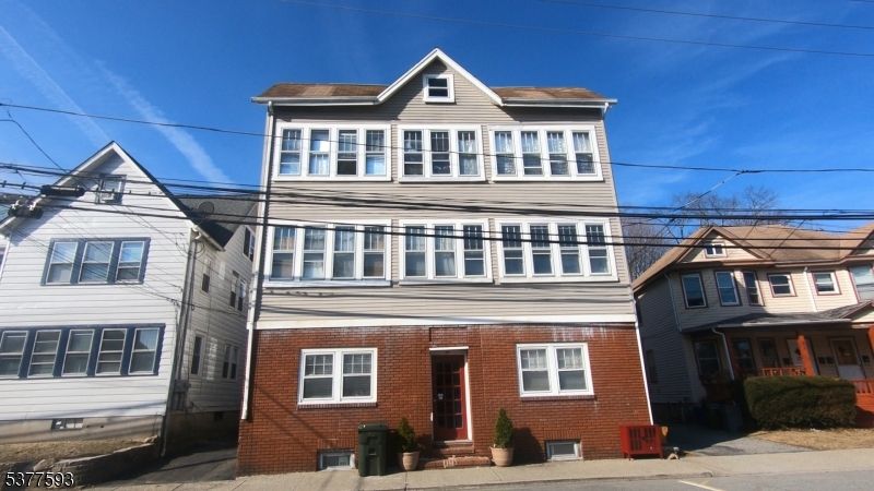 Exterior, Facade, Brick Facade, Rowhouse