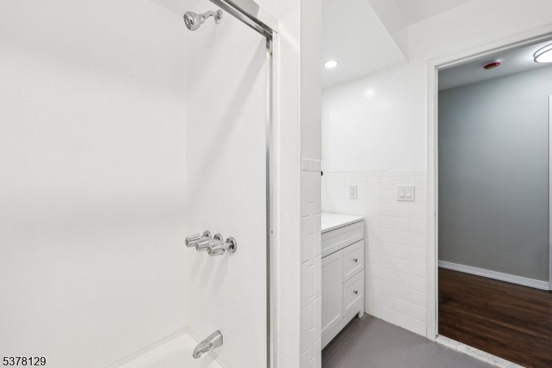 Bathroom, Interior, Recessed Lighting, Wood Texture Flooring