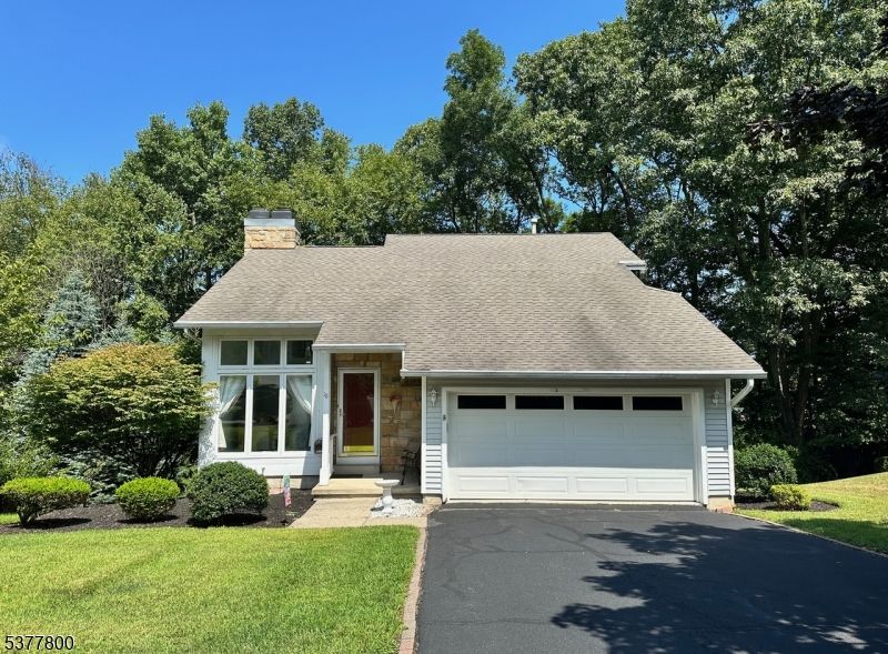 Attached, Exterior, Facade, Cape Cod
