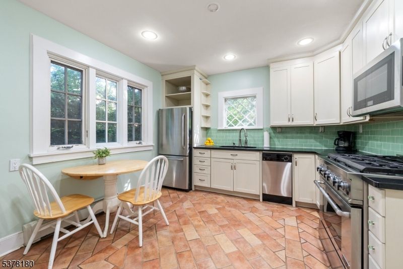 Dining room, Interior, Kitchen, Recessed Lighting, Stainless Steel Appliances