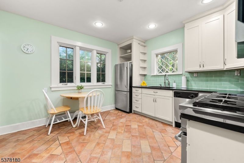 Dining room, Interior, Kitchen, Recessed Lighting, Stainless Steel Appliances