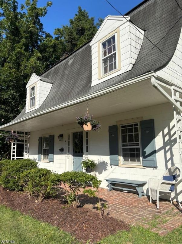 Exterior, Facade, Cape Cod