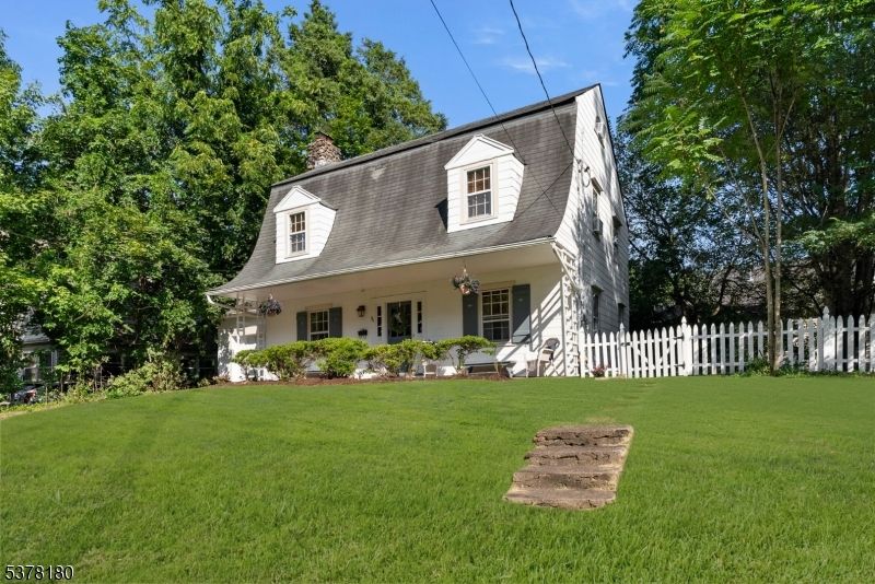 Backyard, Exterior, Facade, Cape Cod