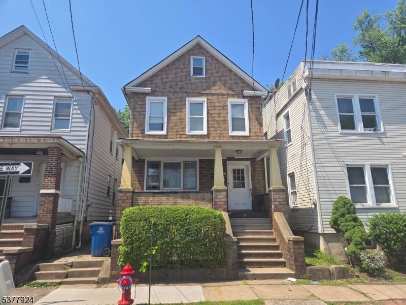 Exterior, Facade, Brick Facade, Rowhouse