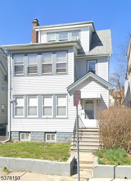 Exterior, Facade, American Foursquare