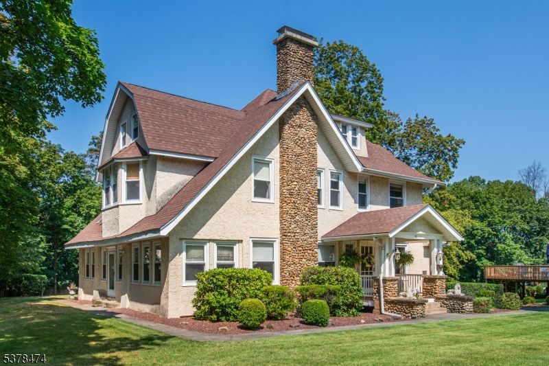 Exterior, Facade, Brick Facade, Queen Anne Victorian