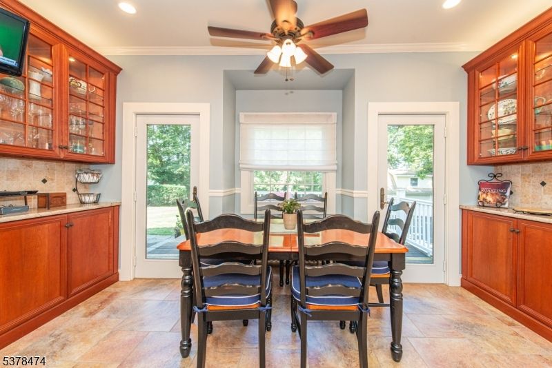 Dining room, Interior, Recessed Lighting