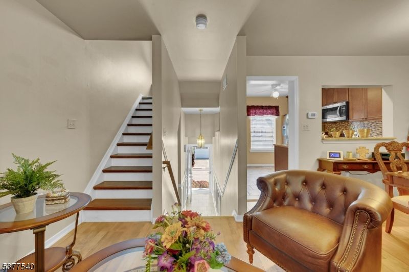 Interior, Pendant Lights, Wood Texture Flooring