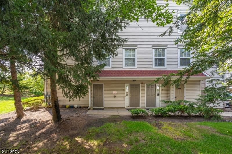 Exterior, Facade, Queen Anne Victorian