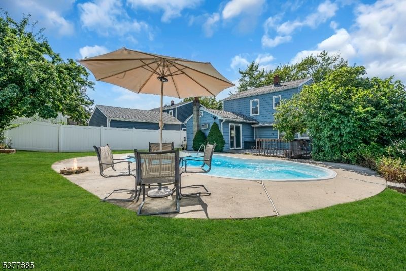 Backyard, Exterior, Pool