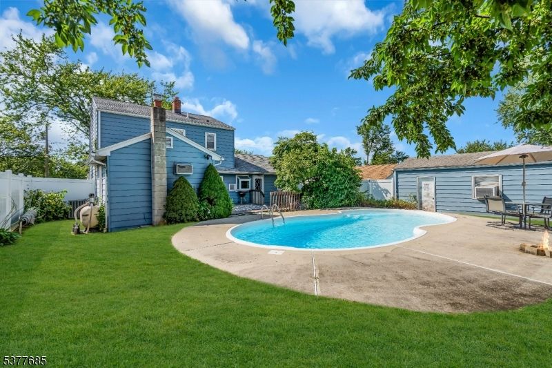 Backyard, Exterior, Pool