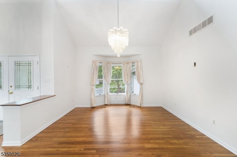 Chandelier, Empty room, Interior, Wood Texture Flooring
