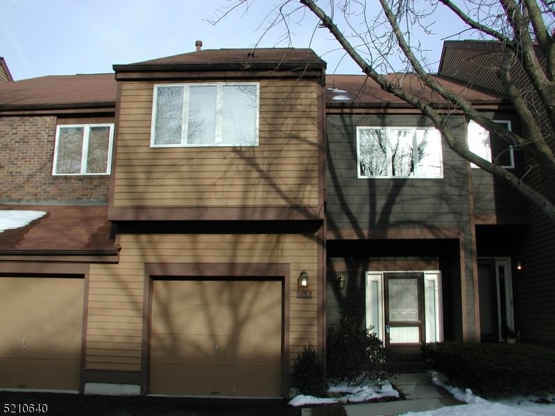 Attached, Exterior, Facade, Rowhouse