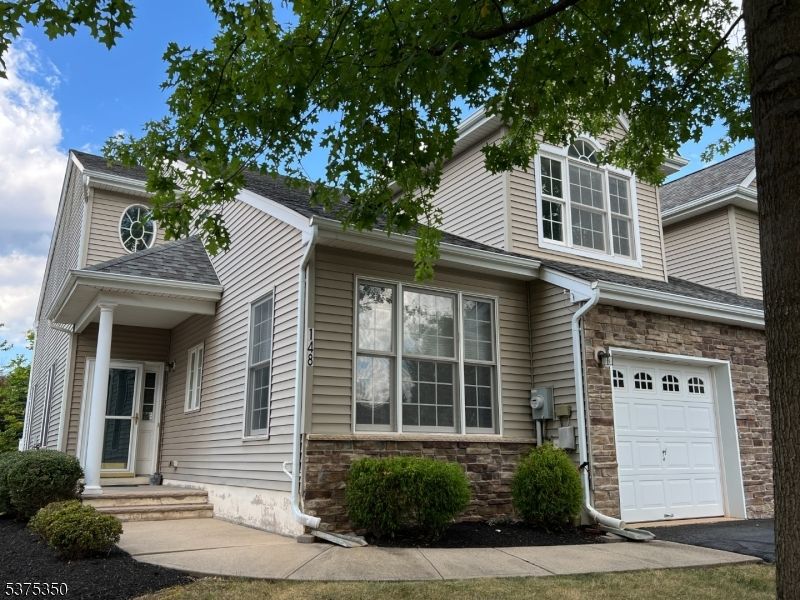 Attached, Exterior, Facade, Cape Cod