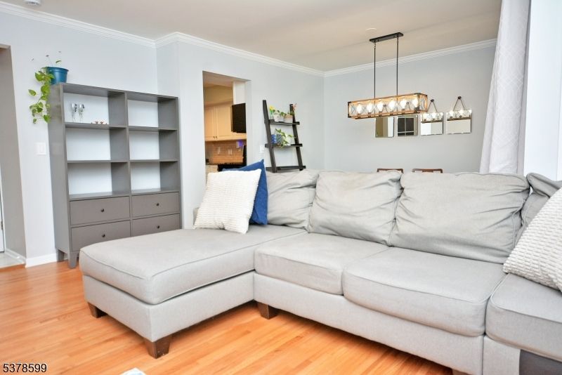 Interior, Pendant Lights, Wood Texture Flooring
