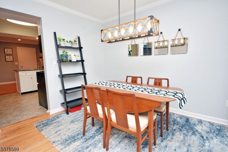 Dining room, Interior, Kitchen, Pendant Lights, Recessed Lighting, Wood Texture Flooring