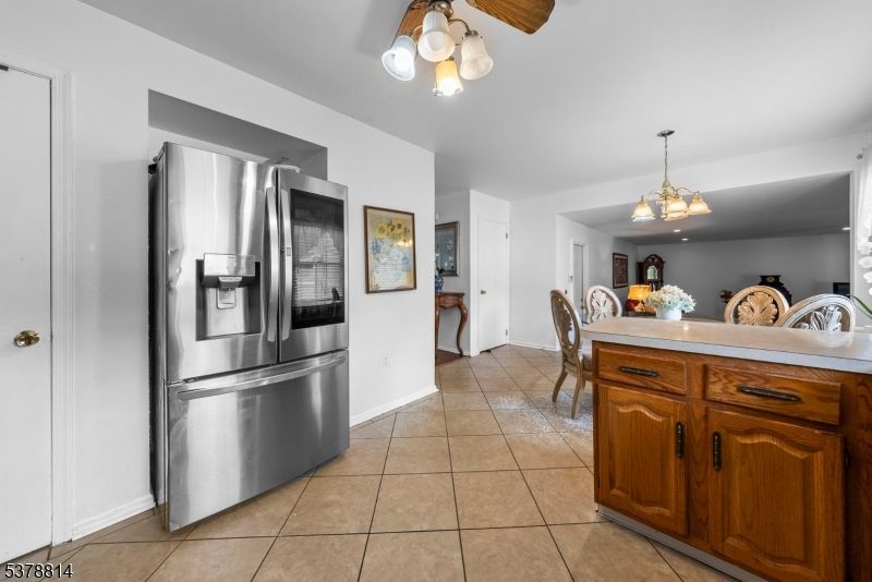 Chandelier, Dining room, Interior, Kitchen, Pendant Lights, Stainless Steel Appliances