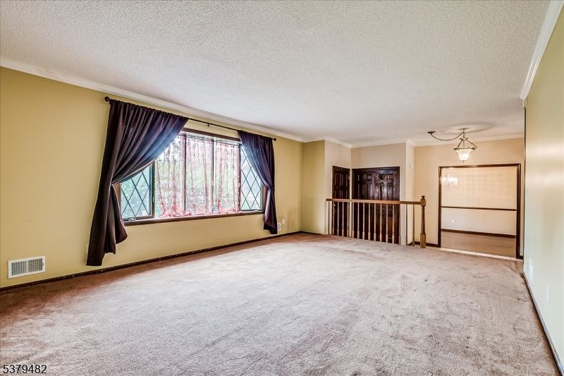 Empty room, Interior, Pendant Lights