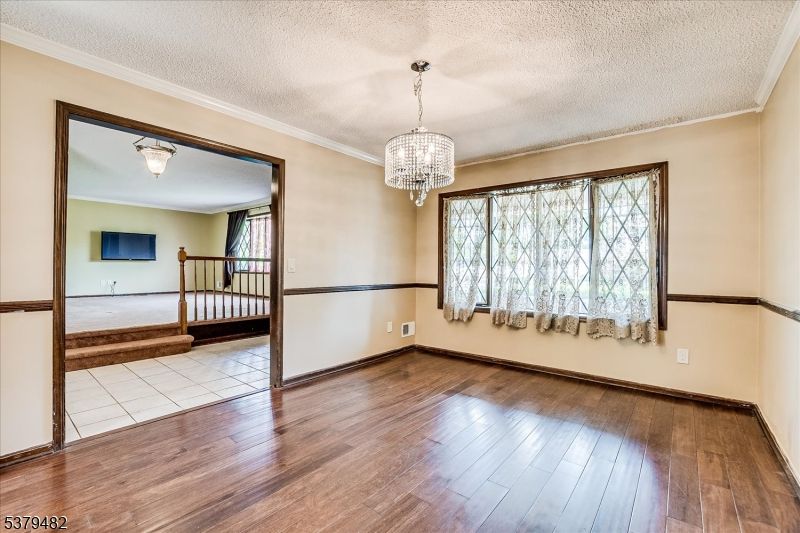 Chandelier, Empty room, Interior, Wood Texture Flooring