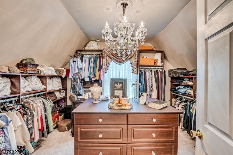 Chandelier, Interior, Walk-in Closets