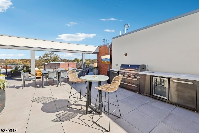 Exterior, Outdoor Kitchen