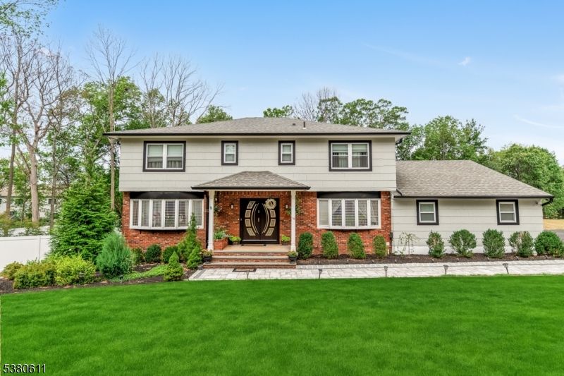 Exterior, Facade, Brick Facade, Split Level