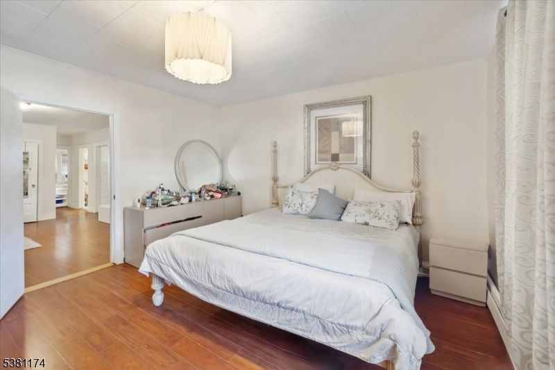 Bedroom, Interior, Pendant Lights, Wood Texture Flooring