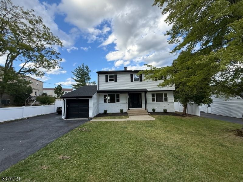 Attached, Backyard, Exterior, Facade, Split Level