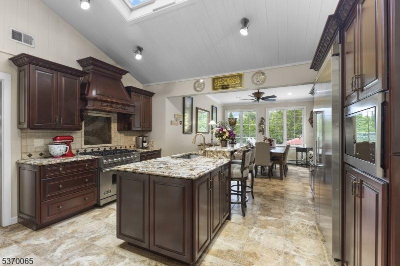 Dining room, Interior, Kitchen, Recessed Lighting