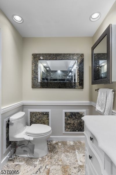 Bathroom, Interior, Recessed Lighting