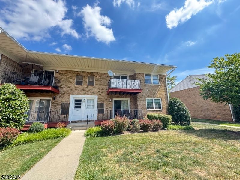 Exterior, Facade, Brick Facade, Brick Traditional