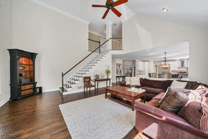 Interior, Kitchen, Living room, Pendant Lights, Recessed Lighting, Wood Texture Flooring