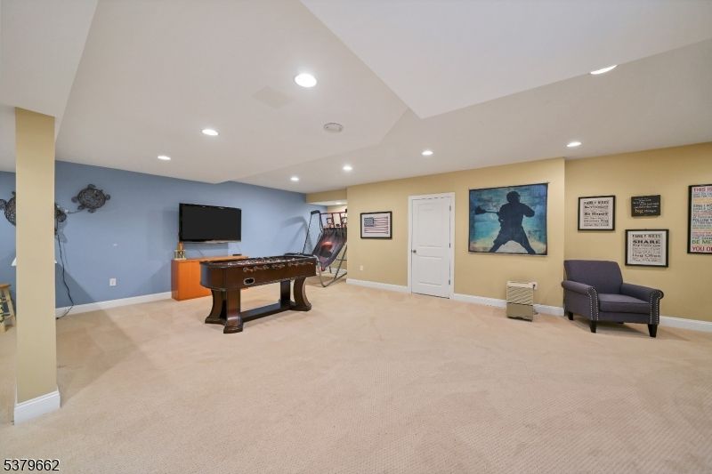 Game Room, Interior, Recessed Lighting