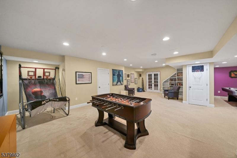 Game Room, Interior, Recessed Lighting