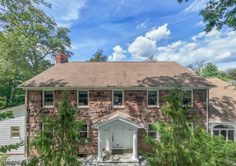 Exterior, Facade, Cape Cod