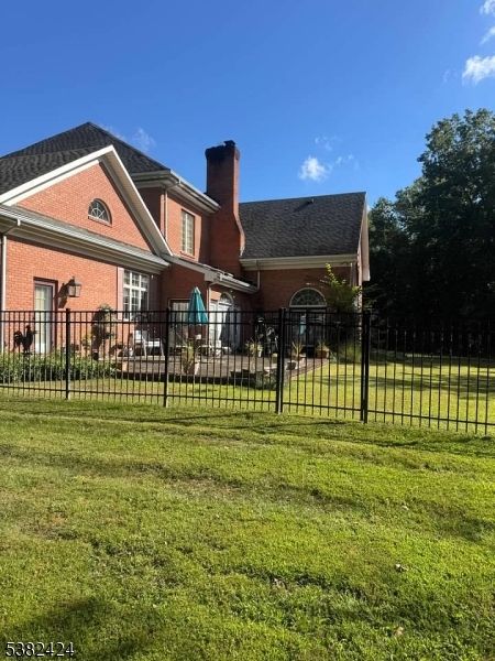 Backyard, Exterior, Facade, Brick Facade, Ranch