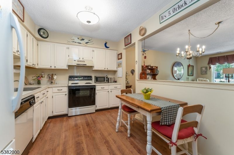 Chandelier, Dining room, Interior, Kitchen, Wood Texture Flooring