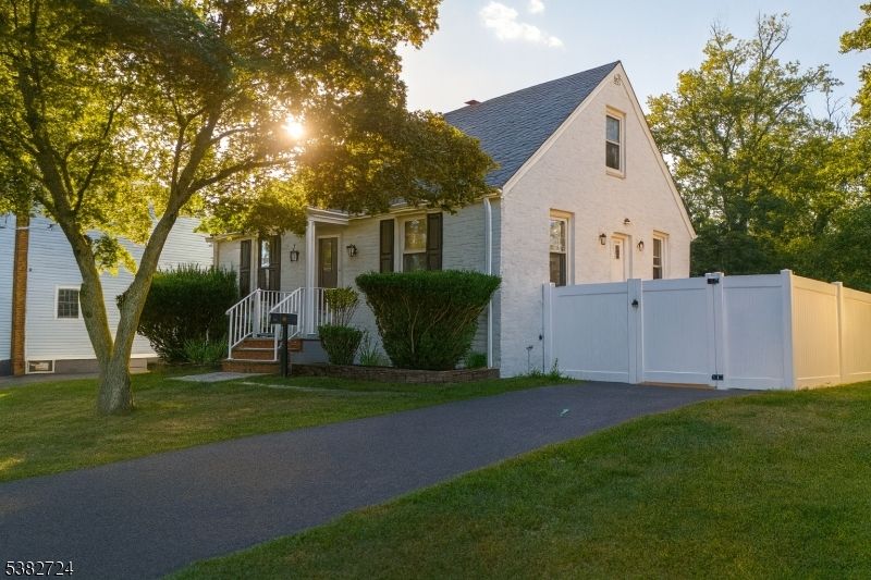 Backyard, Exterior, Facade, Farmhouse