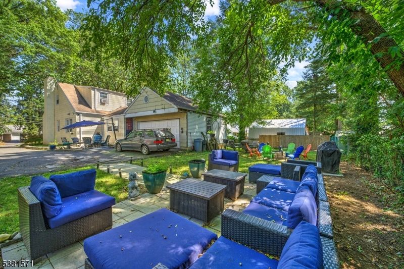 Detached Garage, Exterior