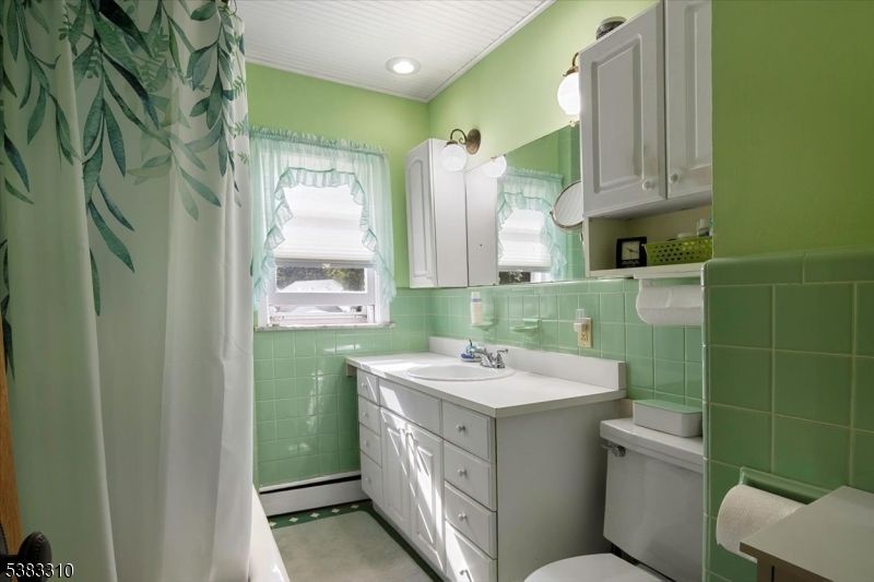 Bathroom, Interior, Recessed Lighting