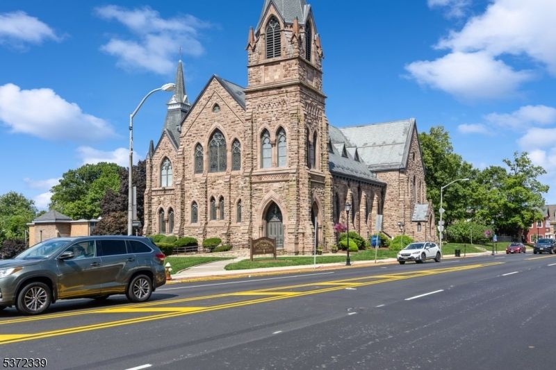 Exterior, Facade, Brick Facade, Queen Anne Victorian