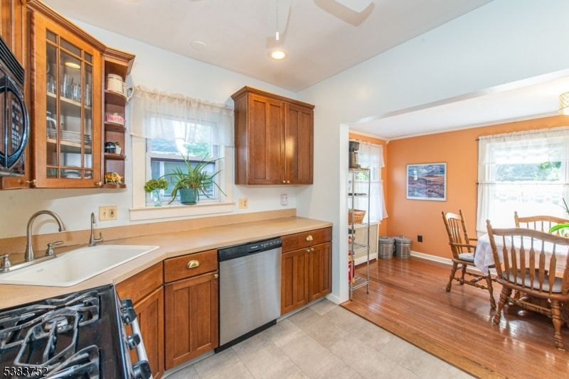 Dining room, Interior, Kitchen, Recessed Lighting, Wood Texture Flooring