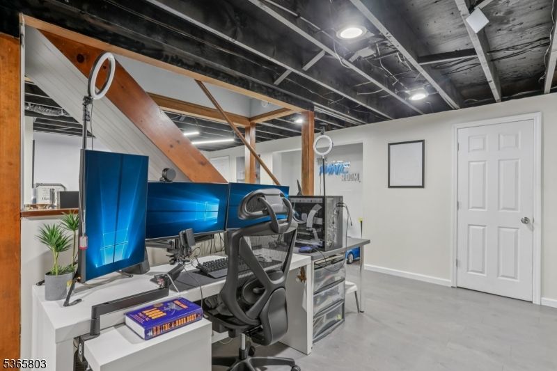Home Office, Interior, Recessed Lighting, Wooden Beams