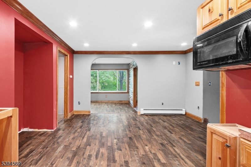 Empty room, Interior, Recessed Lighting, Washer, Wood Texture Flooring