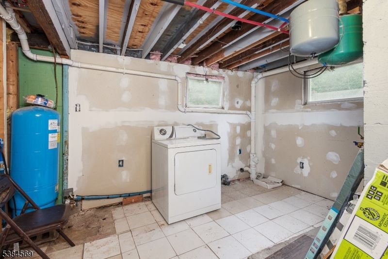 Interior, Washer, Wooden Beams, Wooden Ceilings
