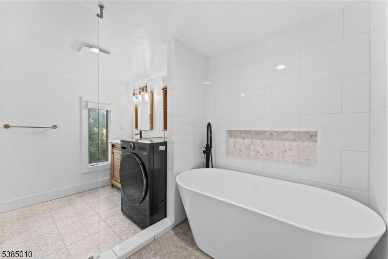 Bathroom, Free Standing Baths, Interior