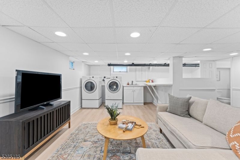 Interior, Living room, Recessed Lighting, Washer, Wood Texture Flooring