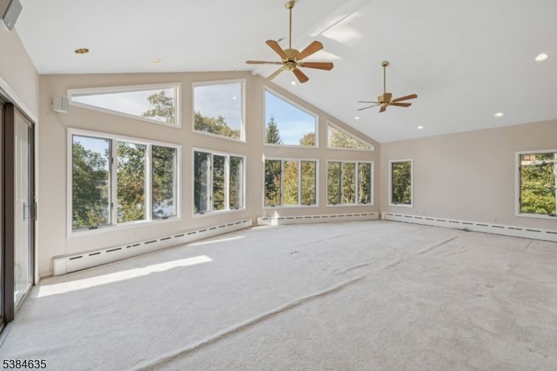 Empty room, Interior, Recessed Lighting