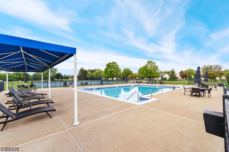 Exterior, Pool, Water