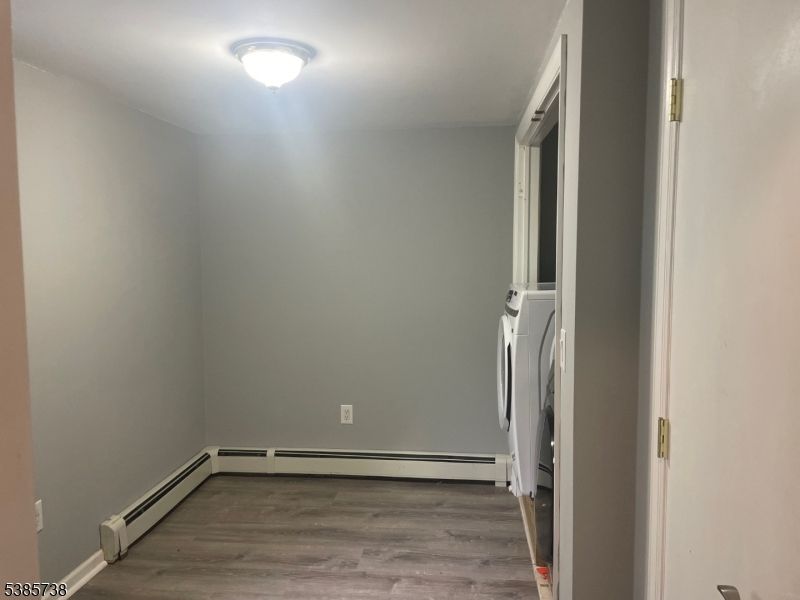 Interior, Washer, Wood Texture Flooring